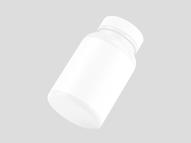 Weiße Pillenflasche schräg auf hellgrauem Hintergrund, sauber und minimalistisch.