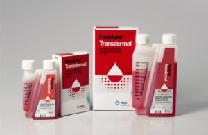 FINADYNE® Transdermal von MSD Animal Health, pharmazeutisches Tierarzneimittel zur äußerlichen Anwendung, dargestellt mit Produktverpackung und Applikationsflasche.